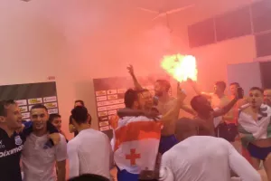 (ΦΩΤΟΣ) Έστησαν πάρτι οι παίκτες του Απόλλωνα 