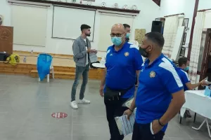 Δίπλα στον συνάνθρωπο... (φώτος)