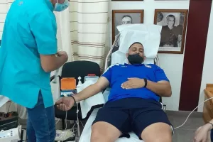 Δίπλα στον συνάνθρωπο... (φώτος)