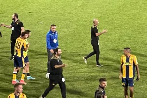 (Φώτος Kerkida) Το... φινάλε του Σάββα στην ΑΕΛ
