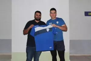 Με Ντένις στον άσο