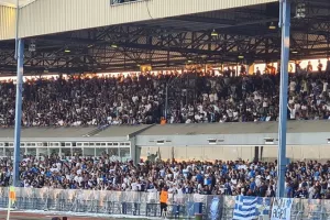 Πραγματικά... δεν πέφτει καρφίτσα!
