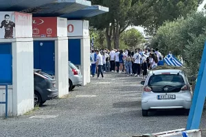 (ΦΩΤΟΣ) Πάρα πολλοί Απολλωνίστες έξω από το Τσίρειο! 