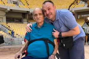 Φίλος της ΑΕΚ με σοβαρό πρόβλημα υγείας πήγε με ασθενοφόρο να δει το γήπεδο!