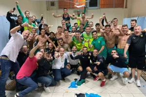 "Αστεράτη" τρέλα και... στα αποδυτήρια! (φώτο)
