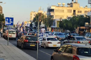 Η εκκίνηση των Champions στο ανοικτό λεωφορείο, ακολούθησαν οι Απολλωνίστες! (βίντεο-φώτος kerkida.net)