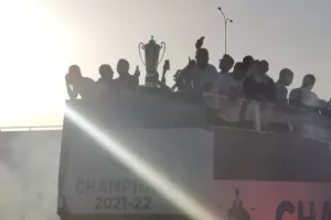 Η εκκίνηση των Champions στο ανοικτό λεωφορείο, ακολούθησαν οι Απολλωνίστες! (βίντεο-φώτος kerkida.net)
