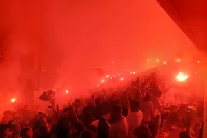 Κάηκε... το Τσίρειο στην απονομή! (ΒΙΝΤΕΟ)