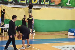 (Φώτος/Kerkida) Από νωρίς στο κλειστό ο Πρόεδρος, τα είπε με τους οργανωμένους 