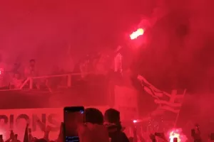 Η νύχτα - μέρα στην "Ανεξαρτησίας" για τους Champions! (φώτος/βίντεο)