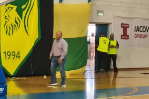 (Φώτος/Kerkida) Από νωρίς στο κλειστό ο Πρόεδρος, τα είπε με τους οργανωμένους 