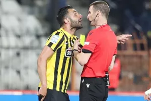 «Καρφί» του Τζαβέλλα για τη διαιτησία του ΠΑΟΚ-ΑΕΚ