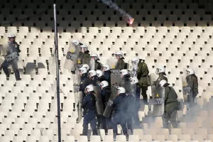 Καταγγελία ότι τα ΜΑΤ χτύπησαν και προκάλεσαν εγκαύματα σε 13χρονο παιδί!