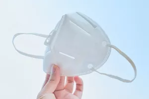 ΟΡΙΣΤΙΚΟ: Τέλος η μάσκα και στους κλειστούς χώρους