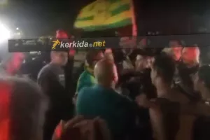 ΒΙΝΤΕΟ/ΑΕΚτζήδες σε Καραπατάκη: "Μείνε για πάντα!"