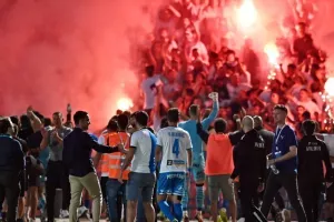 Έσπασαν... τα τηλέφωνα