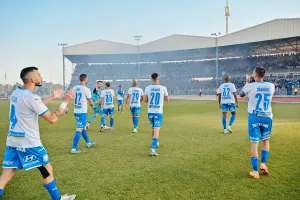 "Αφιερωμένο σε αυτόν τον υπέροχο κόσμο και για τα αδέρφια μας που βρίσκονται ψηλά!"