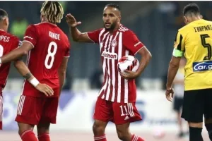 ΑΕΚ - Ολυμπιακός: Πάρτι του Ελ Αραμπί σε... βαρύ τοπίο!