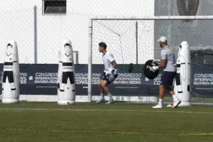 ΑΠΟΕΛ/ Με Σκιαθίτη στο 10th Goalkeeping International Congress