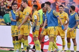 ΑΠΟΕΛ - ΑΕΚ: Δυο κεφαλιές... το μοίρασαν (φώτος)