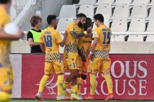 ΑΠΟΕΛ - Ανόρθωση: Όλα ανοιΧτά για το Champions League... (φώτος)