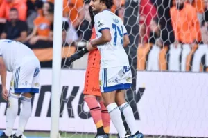 ΑΠΟΕΛ - Ανόρθωση: Όλα ανοιΧτά για το Champions League... (φώτος)