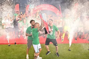 (BINTEO/ΦΩΤΟΣ) Η απονομή στην Ομόνοια και όσα ακολούθησαν!
