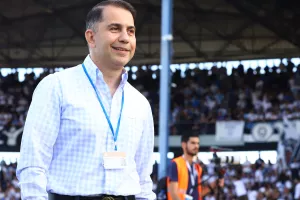 Στ' αποδυτήρια ο Κίρζης/ Χειροκροτήθηκε απ' τον κόσμο (Φώτος)