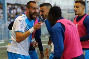 ΑΠΟΛΛΩΝ ΘΡΥΛΟΣ ΠΡΩΤΑΘΛΗΜΑ!! (φώτος)
