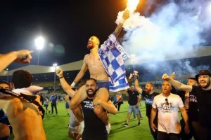 ΠΛΟΥΣΙΟ ΦΩΤΟΡΕΠΟΡΤΑΖ/ΧΑΜΟΣ για τον πρωταθλητή Απόλλωνα! 