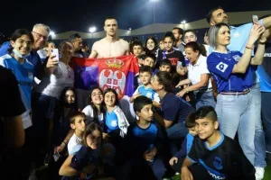 ΠΛΟΥΣΙΟ ΦΩΤΟΡΕΠΟΡΤΑΖ/ΧΑΜΟΣ για τον πρωταθλητή Απόλλωνα! 