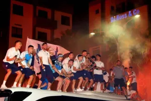 (ΦΩΤΟΣ/ΒΙΝΤΕΟ) "Κάηκε" η Λεμεσός για τους πρωταθλητές! 