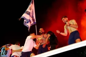 (ΦΩΤΟΣ/ΒΙΝΤΕΟ) "Κάηκε" η Λεμεσός για τους πρωταθλητές! 