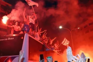 (ΦΩΤΟΣ/ΒΙΝΤΕΟ) "Κάηκε" η Λεμεσός για τους πρωταθλητές! 