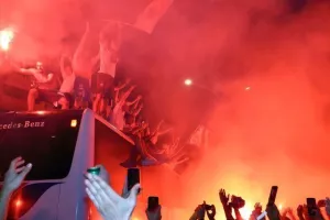 (ΦΩΤΟΣ/ΒΙΝΤΕΟ) "Κάηκε" η Λεμεσός για τους πρωταθλητές! 