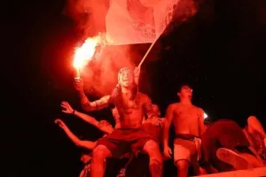 (ΦΩΤΟΣ/ΒΙΝΤΕΟ) "Κάηκε" η Λεμεσός για τους πρωταθλητές! 