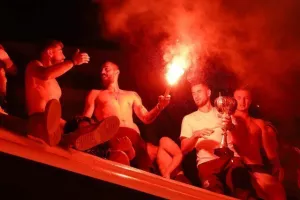 (ΦΩΤΟΣ/ΒΙΝΤΕΟ) "Κάηκε" η Λεμεσός για τους πρωταθλητές! 