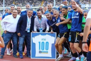 Εν μέσω αποθέωσης βραβεύτηκε ο Πίττας (φώτος) 