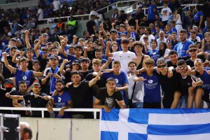 Έσπασαν... καρδιές και το ΚΥΠΕΛΛΟ στην Ομόνοια στα πέναλτι! (φώτος)