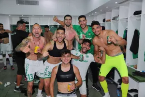 Το "πράσινο" πάρτι στ' αποδυτήρια! (φώτος)