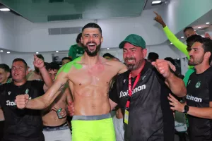 Το "πράσινο" πάρτι στ' αποδυτήρια! (φώτος)