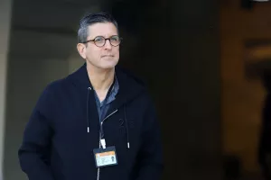 Πρωινός... Τορναρίτης: "Ασελγούν στον Ολυμπιακό εδώ και χρόνια"