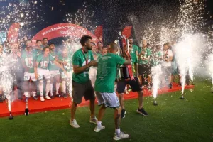 (BINTEO/ΦΩΤΟΣ) Η απονομή στην Ομόνοια και όσα ακολούθησαν!