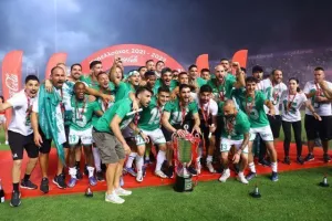 (BINTEO/ΦΩΤΟΣ) Η απονομή στην Ομόνοια και όσα ακολούθησαν!