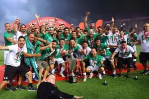 (BINTEO/ΦΩΤΟΣ) Η απονομή στην Ομόνοια και όσα ακολούθησαν!