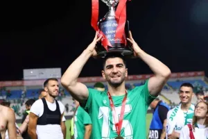 (BINTEO/ΦΩΤΟΣ) Η απονομή στην Ομόνοια και όσα ακολούθησαν!