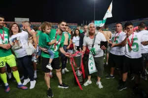 (BINTEO/ΦΩΤΟΣ) Η απονομή στην Ομόνοια και όσα ακολούθησαν!