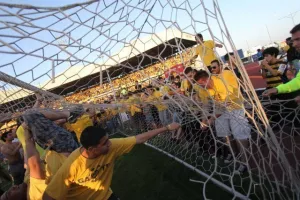 Σαν σήμερα: Γαλαζοκίτρινη... έκρηξη στη Λεμεσό! (φώτος)