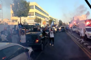 Η εκκίνηση των Champions στο ανοικτό λεωφορείο, ακολούθησαν οι Απολλωνίστες! (βίντεο-φώτος kerkida.net)