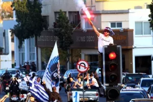 Η εκκίνηση των Champions στο ανοικτό λεωφορείο, ακολούθησαν οι Απολλωνίστες! (βίντεο-φώτος kerkida.net)